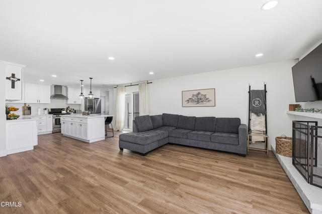 MLS #V1-33167 image #7