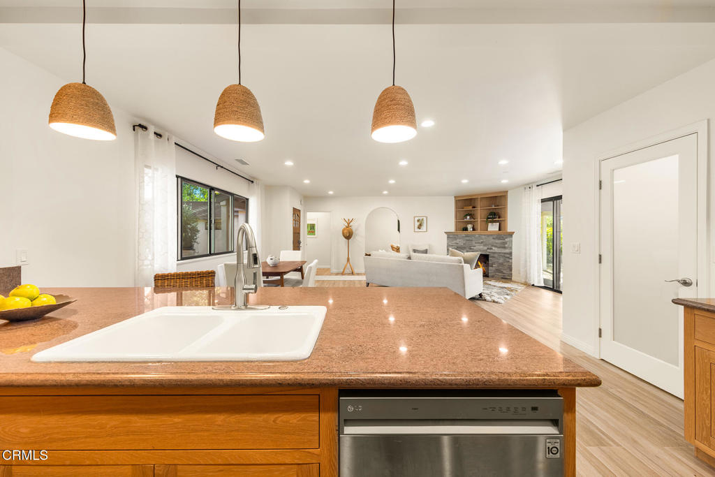 MLS #V1-33168 image #19