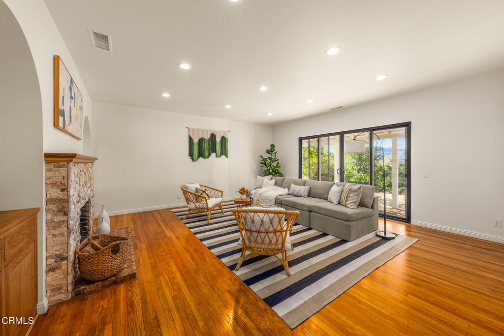 MLS #V1-33168 image #21