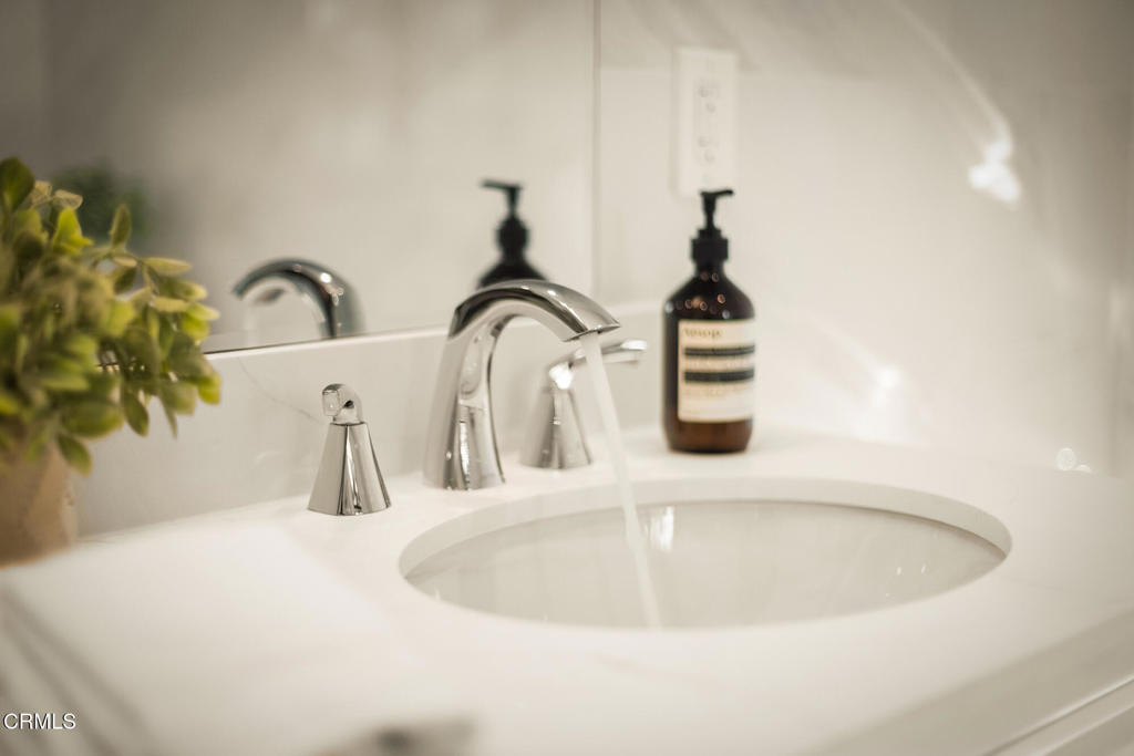 MLS #V1-33168 image #28