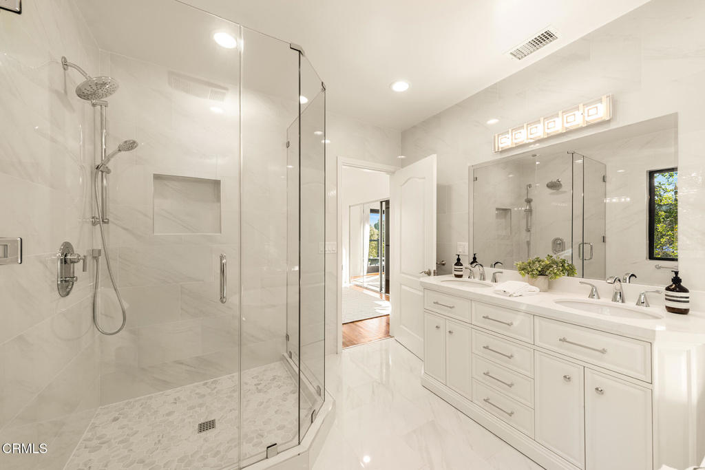 MLS #V1-33168 image #34