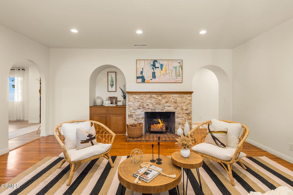 MLS #V1-33168 image #6