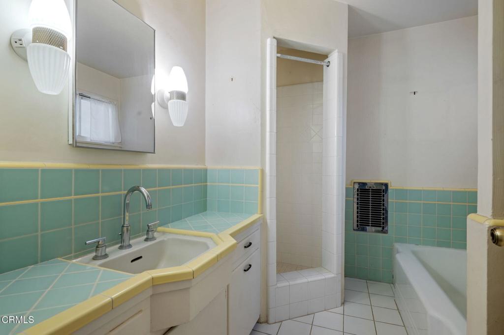 MLS #V1-33177 image #46