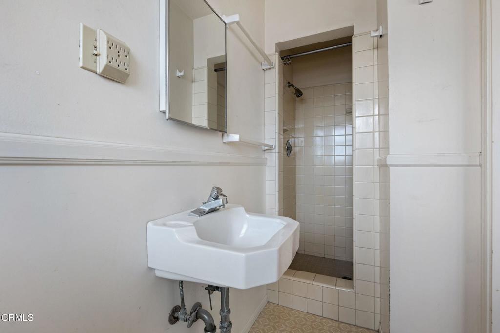 MLS #V1-33177 image #50