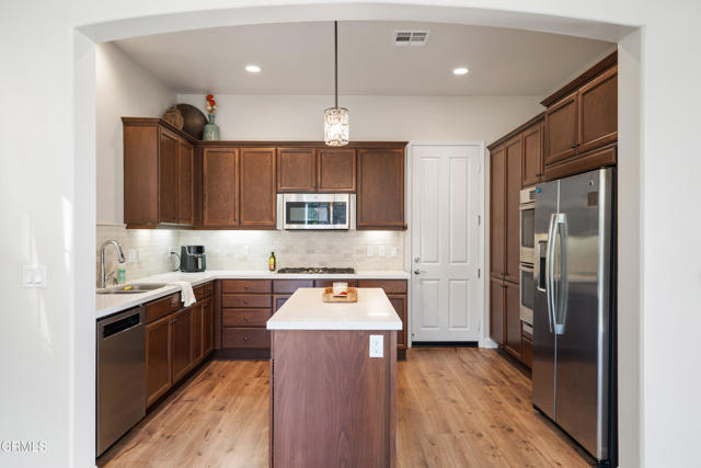 MLS #V1-33178 image #11