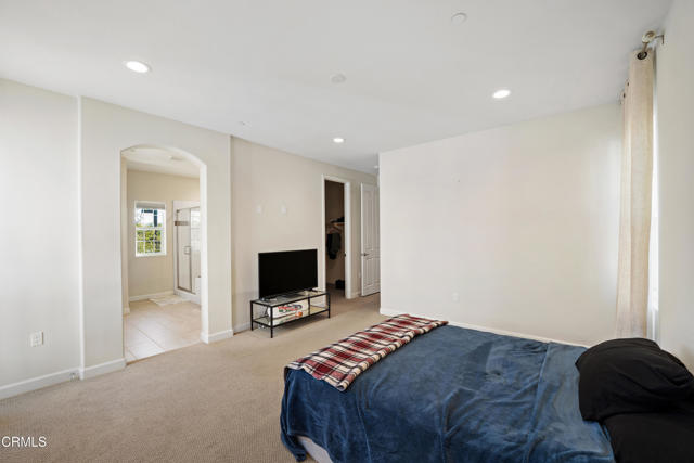 MLS #V1-33178 image #22