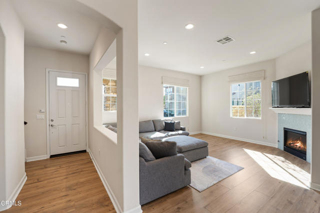 MLS #V1-33178 image #4