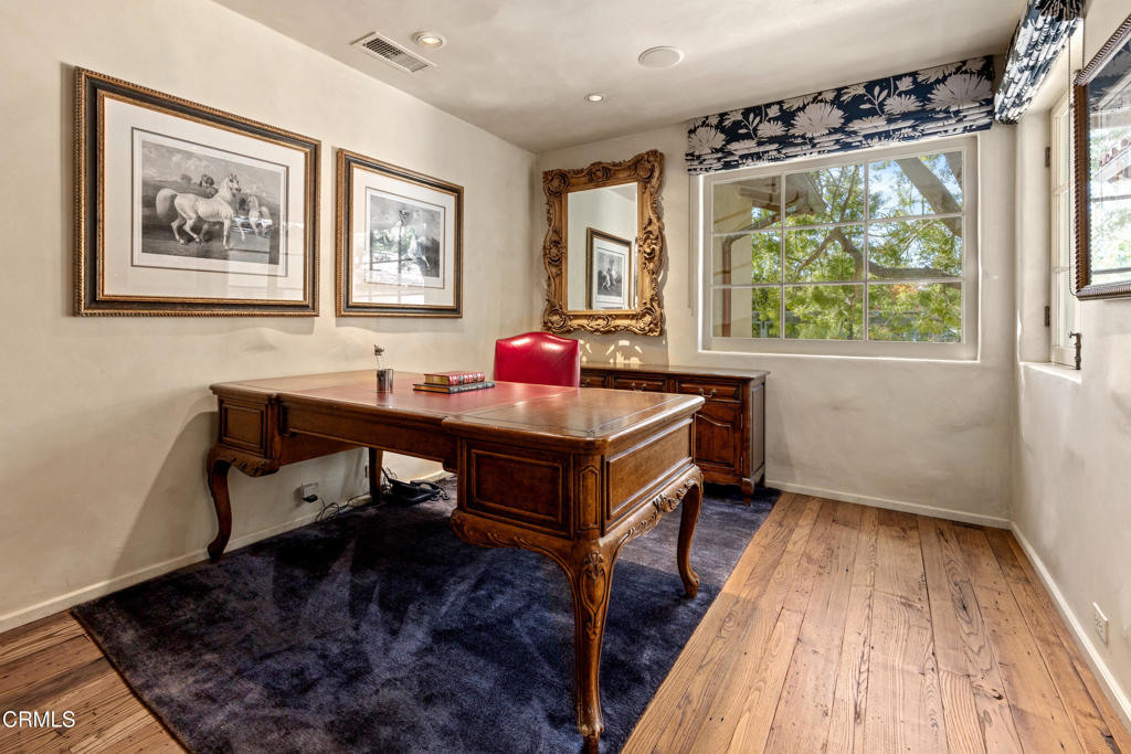 MLS #V1-33194 image #24