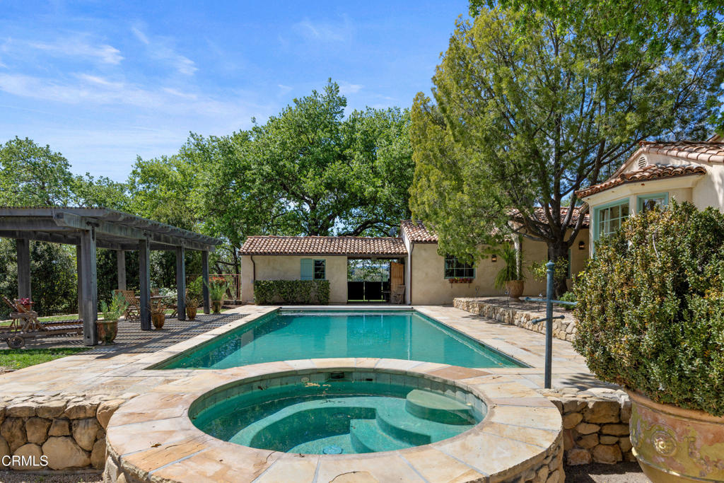 MLS #V1-33194 image #25