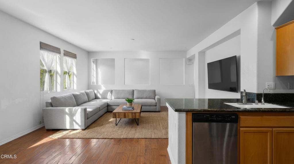 MLS #V1-33201 image #4