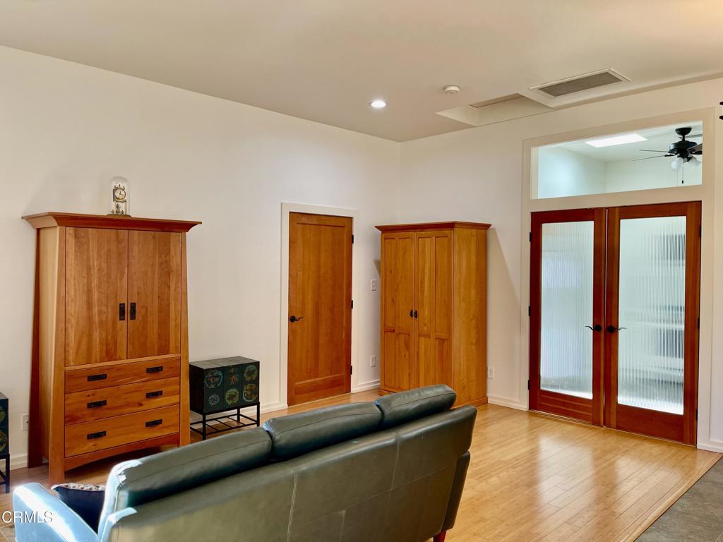 MLS #V1-33202 image #10