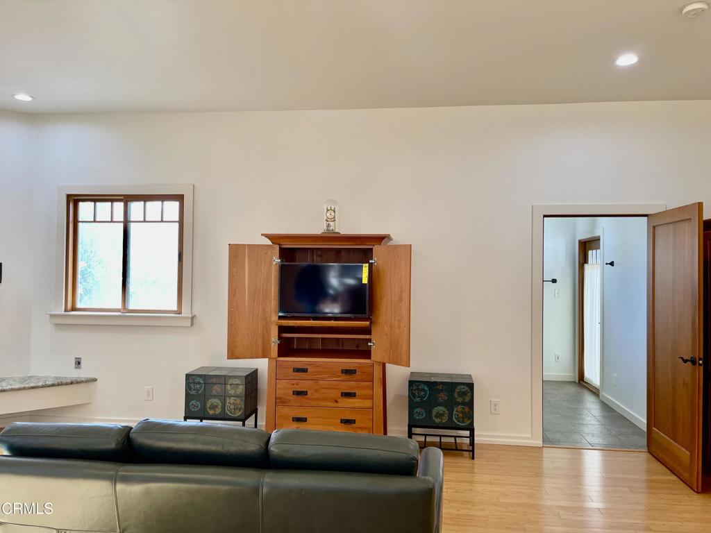 MLS #V1-33202 image #2