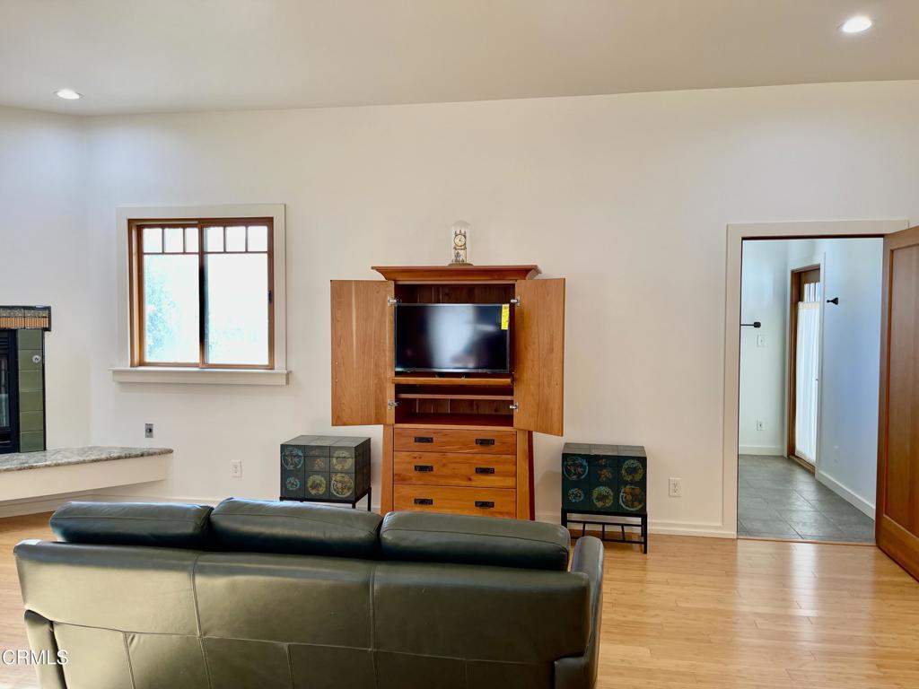 MLS #V1-33202 image #8