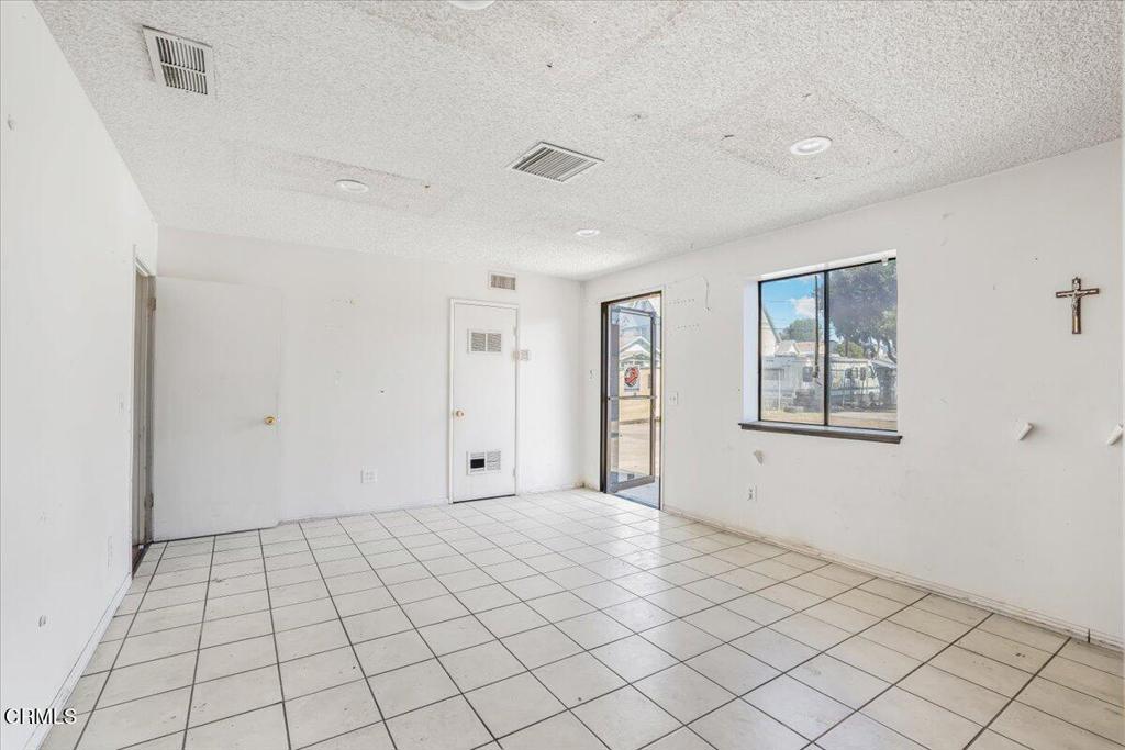 MLS #V1-33203 image #11