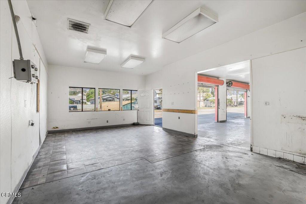 MLS #V1-33203 image #17