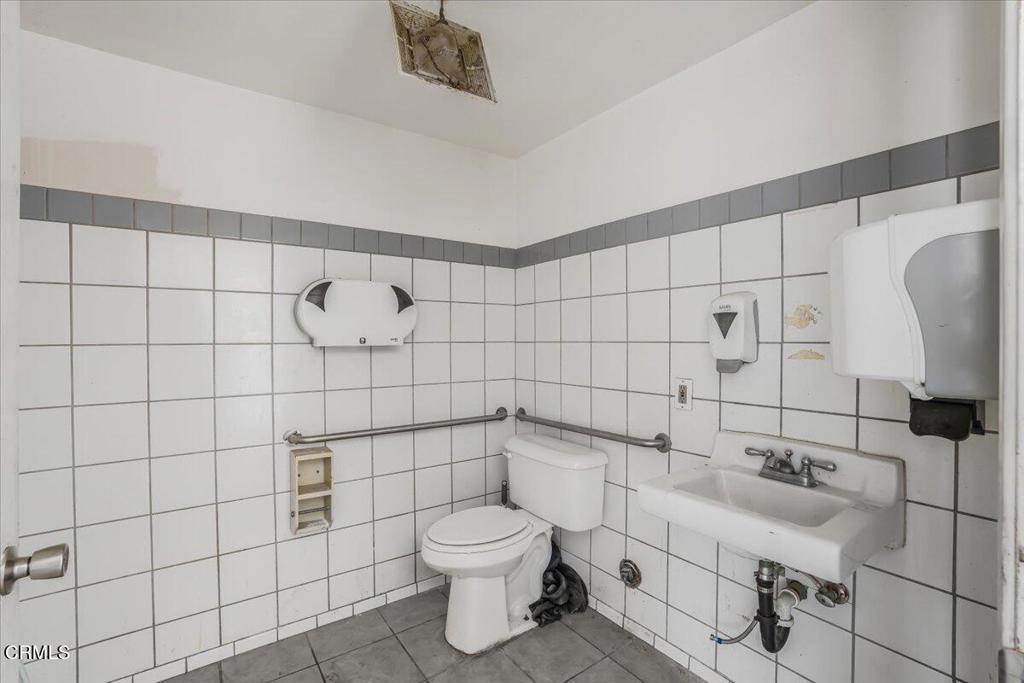 MLS #V1-33203 image #18