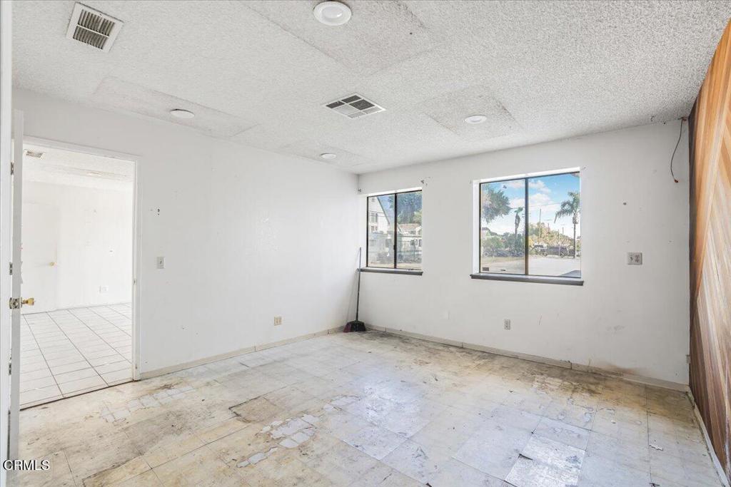 MLS #V1-33203 image #9