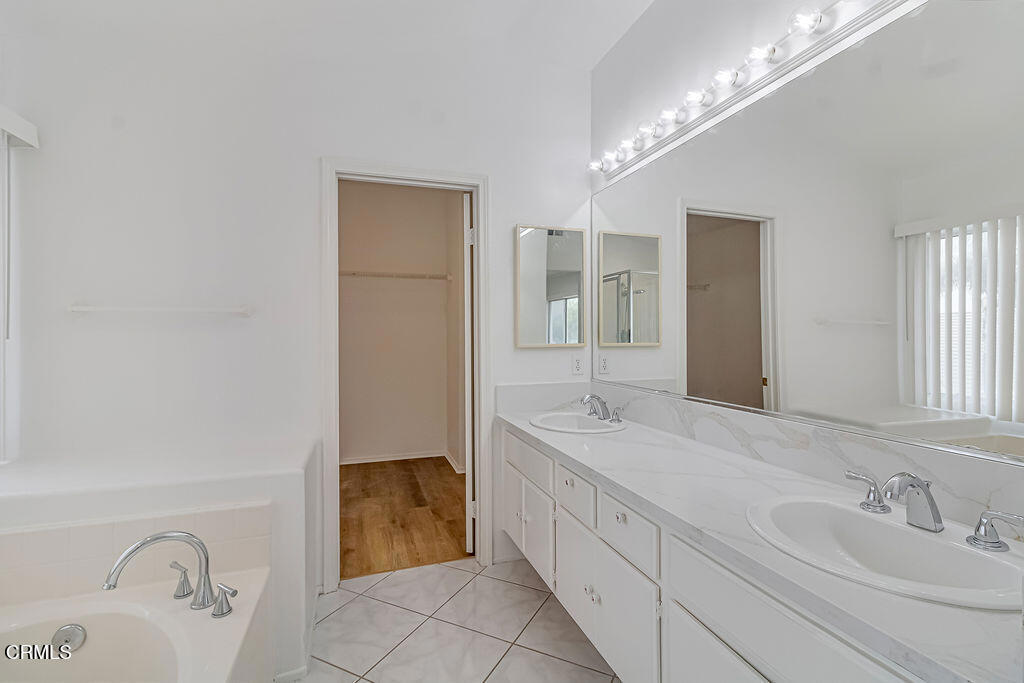 MLS #V1-33211 image #15