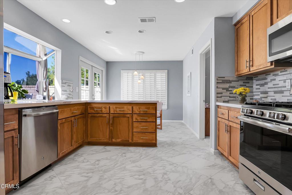 MLS #V1-33213 image #18