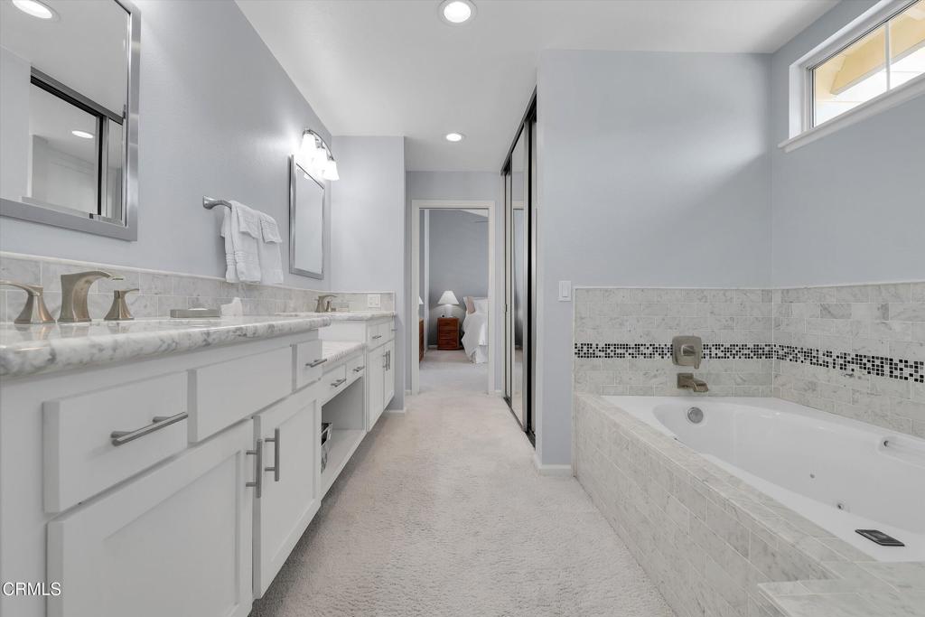 MLS #V1-33213 image #23