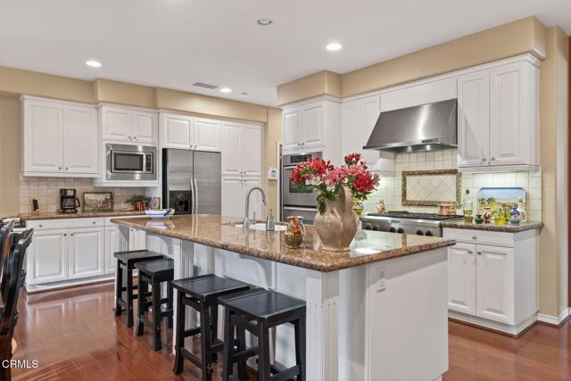 MLS #V1-33215 image #3