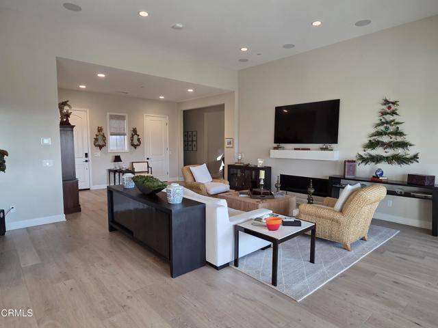 MLS #V1-33221 image #3