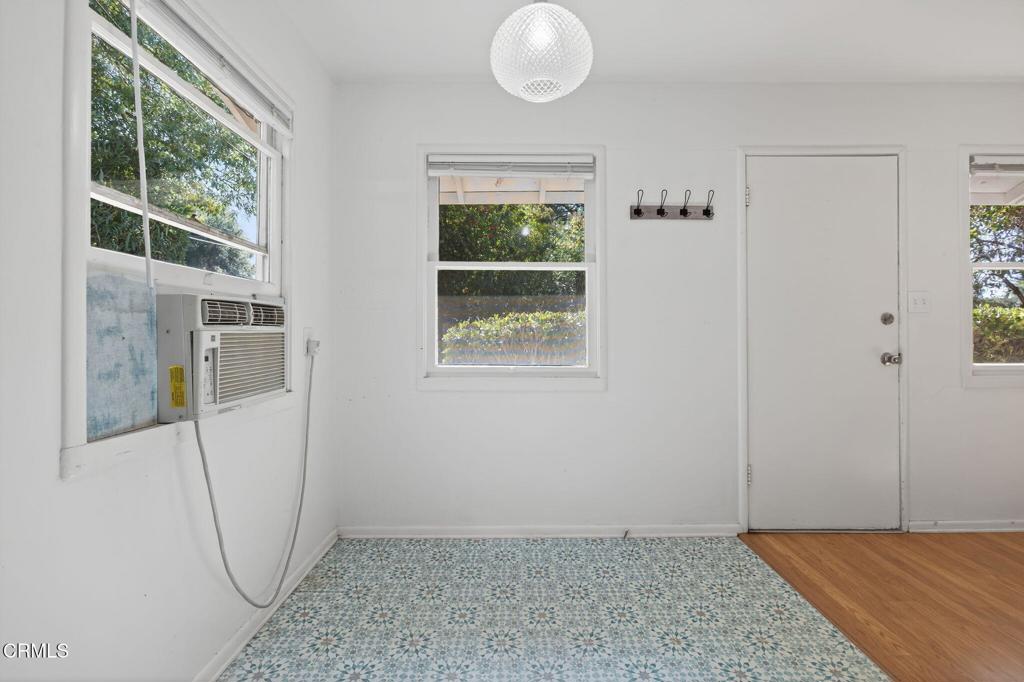 MLS #V1-33241 image #10