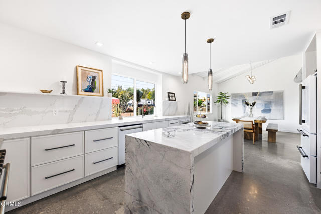 MLS #V1-33250 image #18