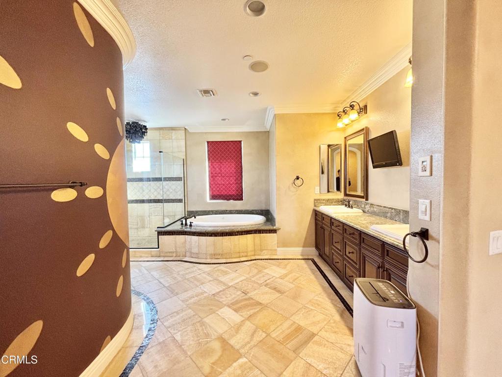 MLS #V1-33256 image #47