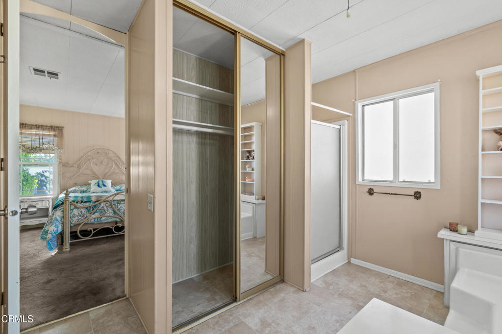 MLS #V1-33274 image #32