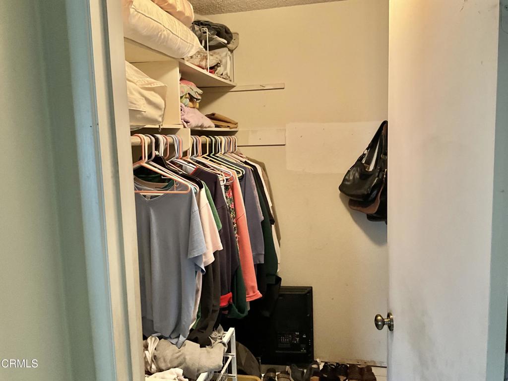 MLS #V1-33275 image #11