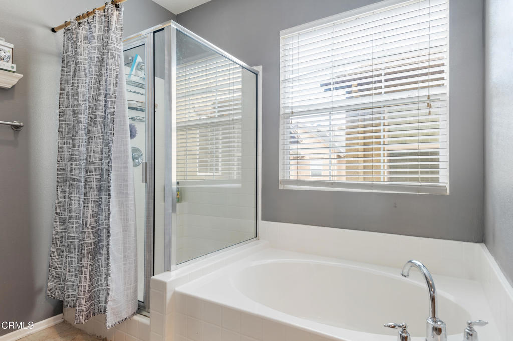 MLS #V1-33296 image #12