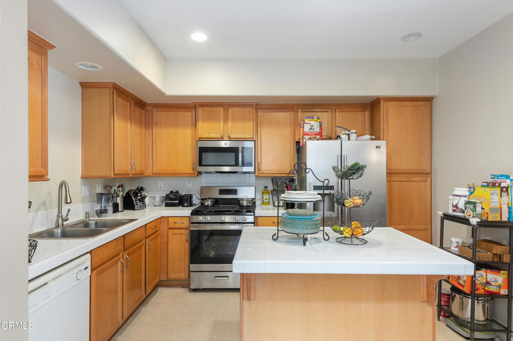 MLS #V1-33296 image #6