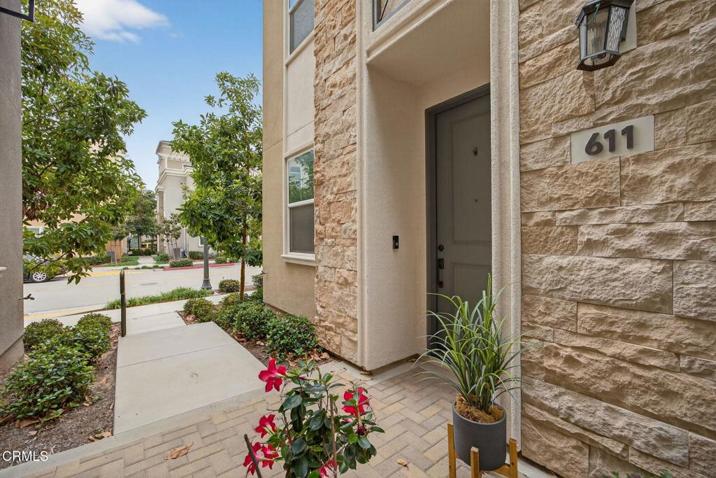 MLS #V1-33299 image #3