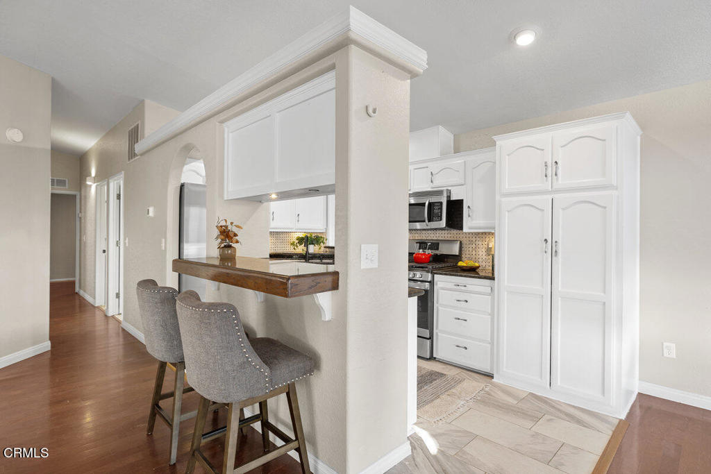 MLS #V1-33303 image #10