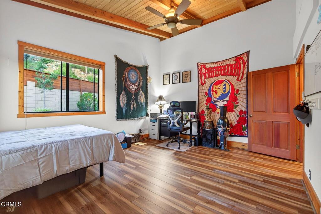 MLS #V1-33304 image #29