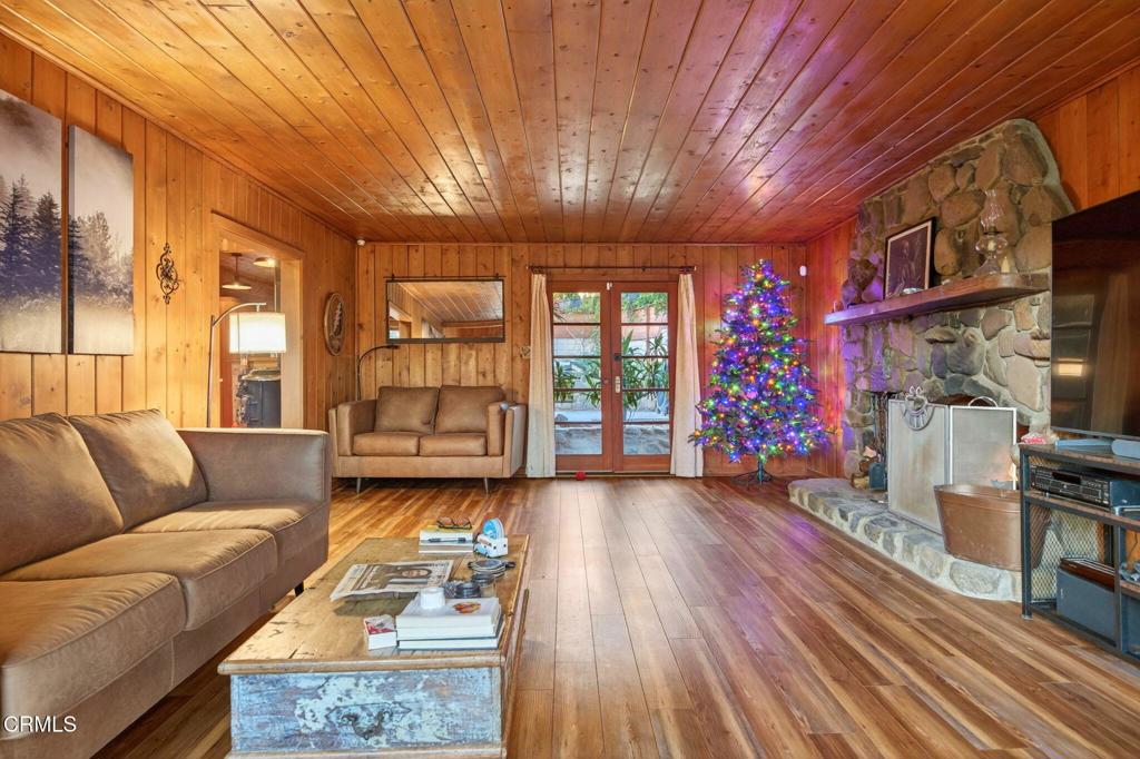 MLS #V1-33304 image #6