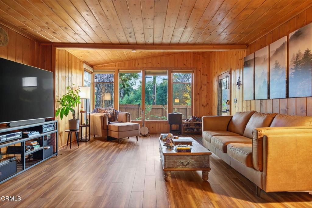 MLS #V1-33304 image #9