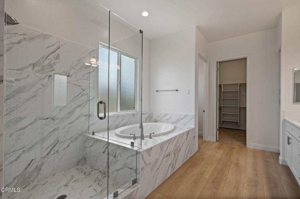 MLS #V1-33306 image #32