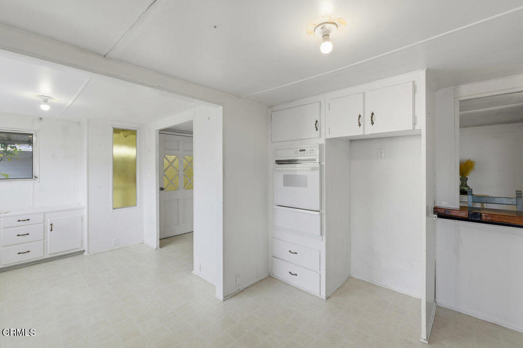 MLS #V1-33307 image #11