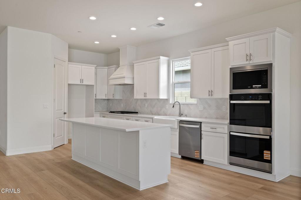 MLS #V1-33310 image #11