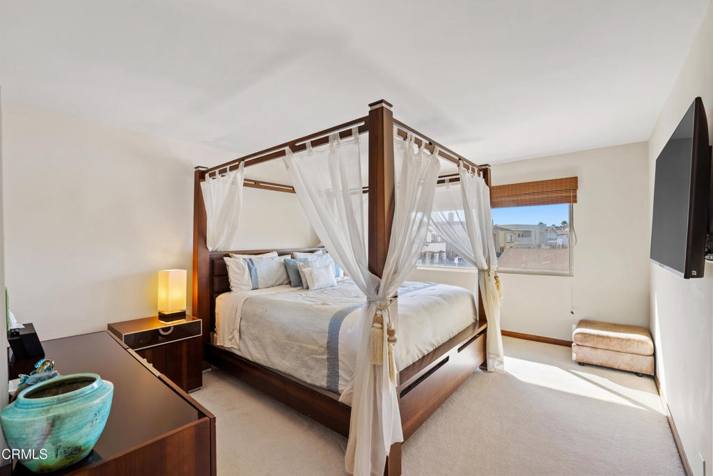 MLS #V1-33314 image #17