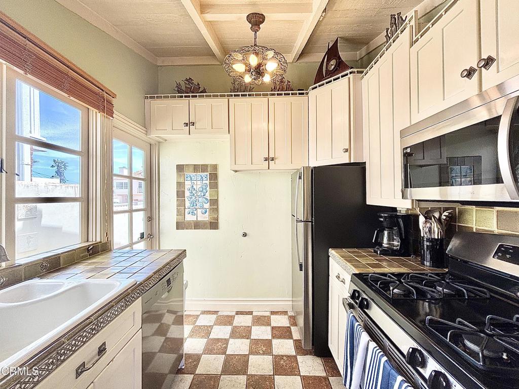 MLS #V1-33315 image #13