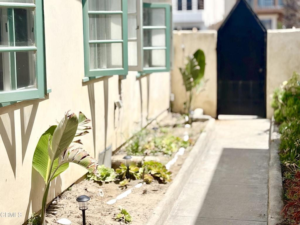 MLS #V1-33315 image #26