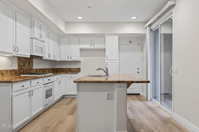 MLS #V1-33317 image #11