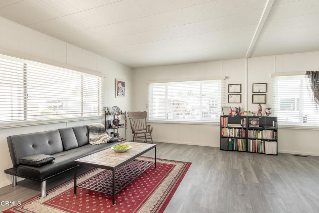 MLS #V1-33319 image #7