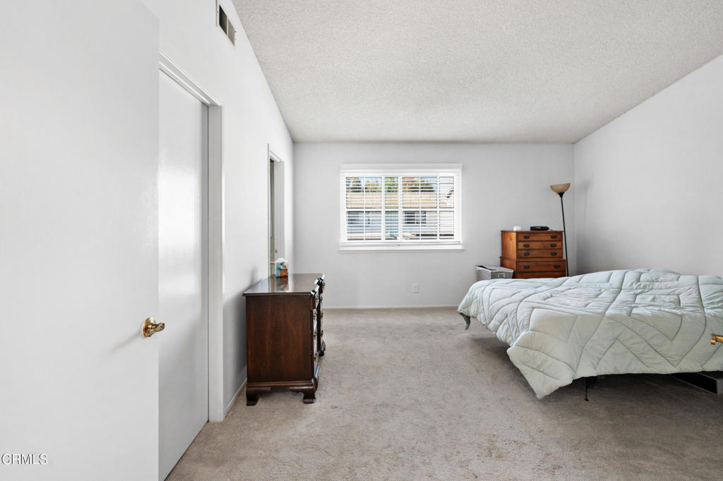 MLS #V1-33323 image #11