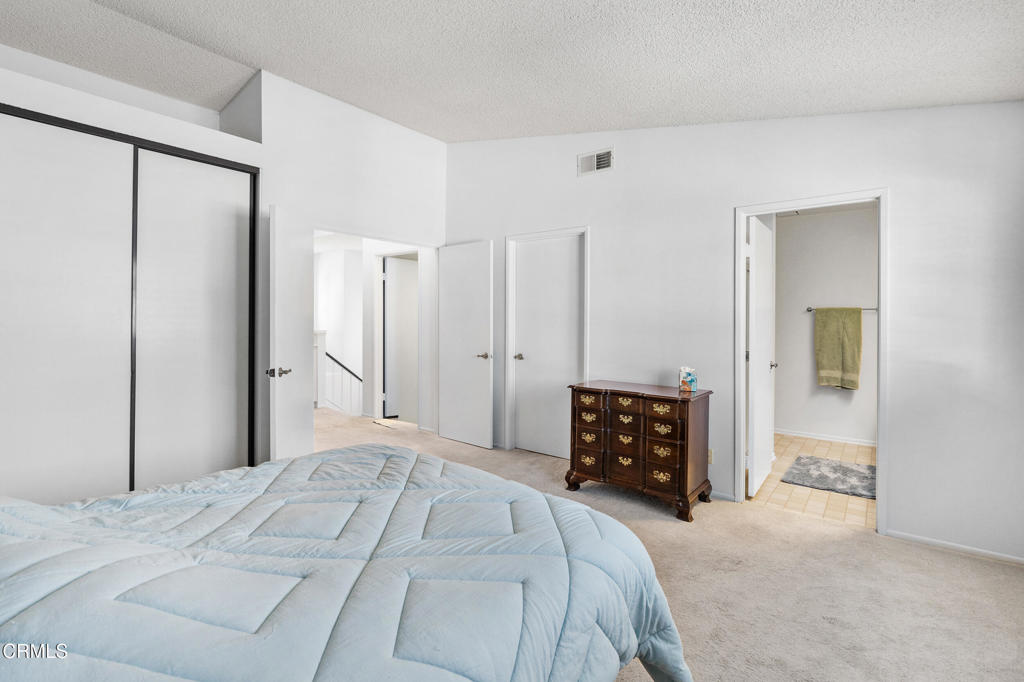 MLS #V1-33323 image #12