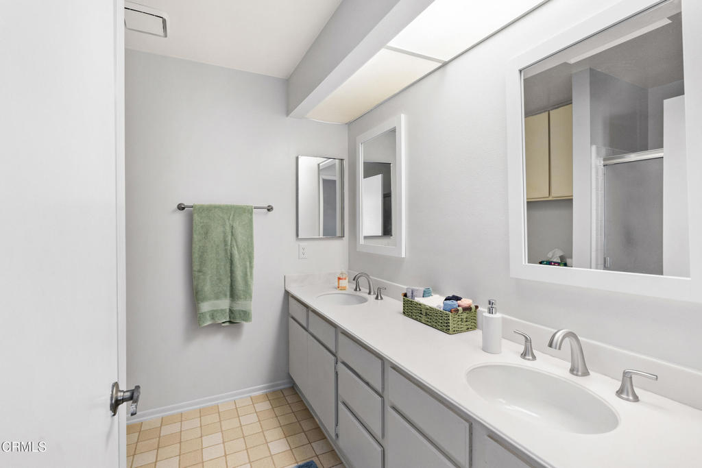 MLS #V1-33323 image #13