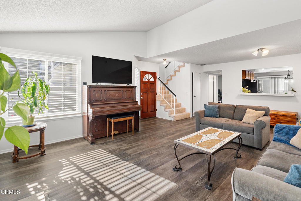 MLS #V1-33323 image #3